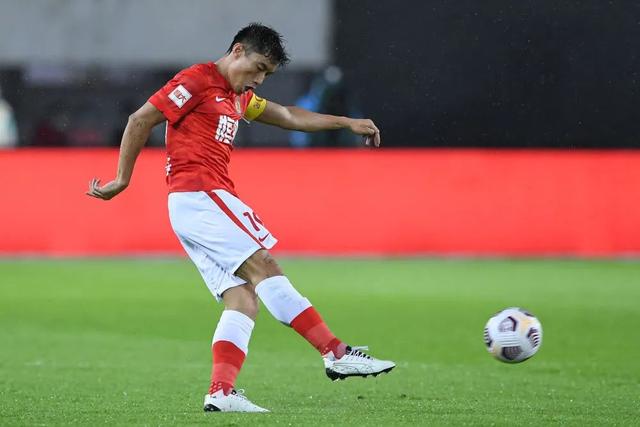 踢球者对德甲球队夏窗引援评分 拜仁第一多特第十